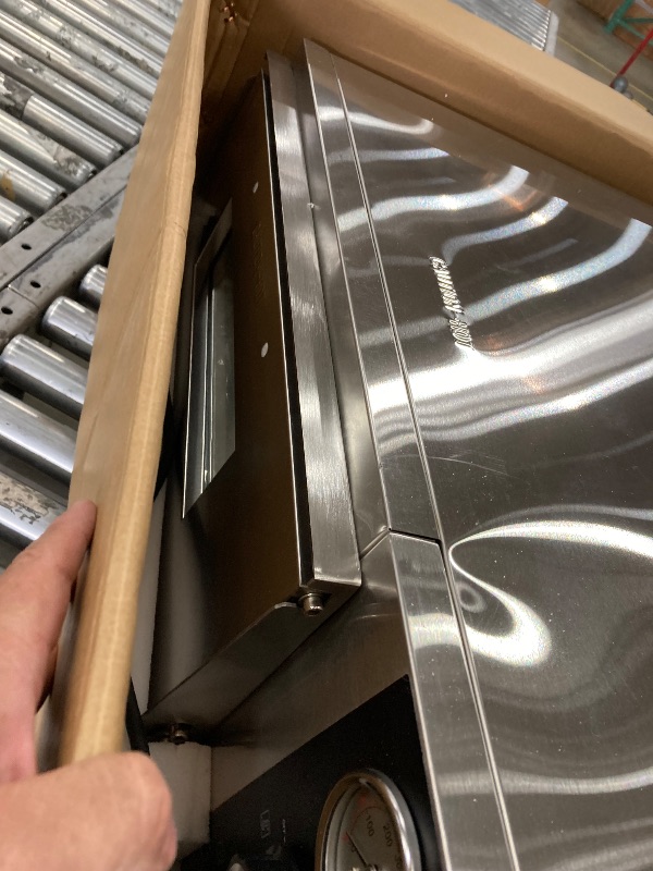 Photo 1 of (MAJOR DAMAGED SEE NOTES) VEVOR Electric Pizza Oven, 18-Inch Commercial Pizza Ovens, 842°F Max Temp, 1740W Large Pizza Oven Countertop with Temp & Time Control, Built in Thermometer Indoor Pizza Maker for Restaurant Home Use