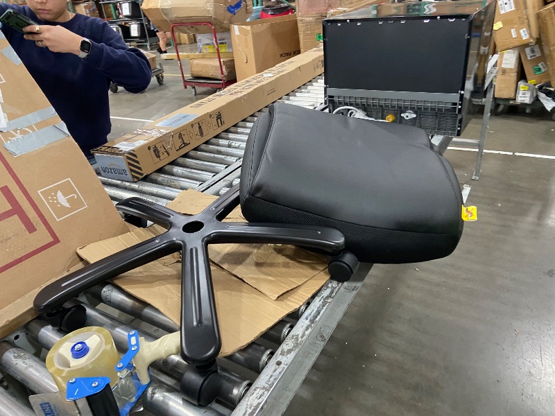 Photo 1 of ***PARTS ONLY *** Boss Office Products Mesh Heavy Duty Chair 400 lb Weight Capacity in Black