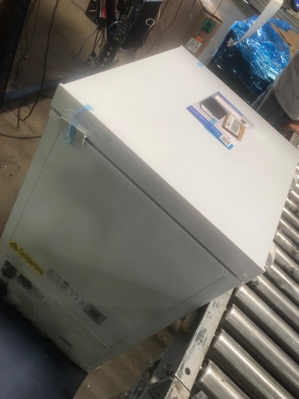 Photo 1 of (DOES NOT FUNCTION) 7.0 Cu.ft Chest Freezer, Top Open Door Deep Freezer with 8 Adjustable Thermostat (-11.2°F to 10.4°F), Compact Freezer with Removable Basket for Home/Garage/Office, White