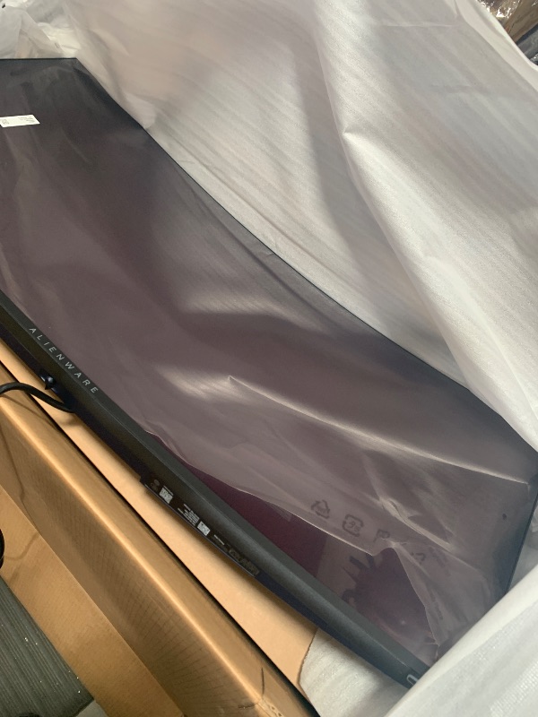 Photo 1 of (broken screen)(sold for parts) Alienware 34 240Hz QD-OLED Curved Gaming Monitor - AW3425DW - 34.2-inch WQHD (3440 x 1440) 0.03ms Display, 1800R Curve, AMD FreeSync Premium Pro, VESA AdaptiveSync, DisplayHDR TrueBlack 400