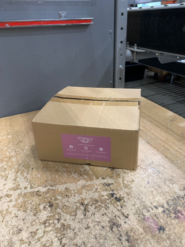 Photo 1 of **POSSIBLY PARTIAL SET** Nervure 100PCS Pink and Gold Plastic Plates - 10.25 inch Pink Disposable Plates with Gold Rim - Party Plate - Dinner Plate Ideal for Wedding & Party