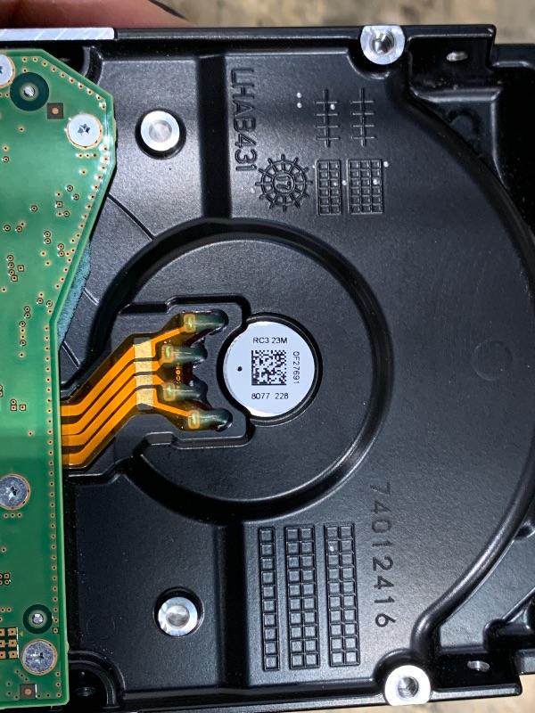 Photo 1 of **PARTS ONLY**
HGST Ultrastar He10 | HUH721010ALE604 | 0F27473 | 512e | 2.5M MTBF | 10TB SATA 6.0Gb/s 7200 RPM 256MB Cache 3.5" | Helium Platform Enterprise Hard Disk Drive