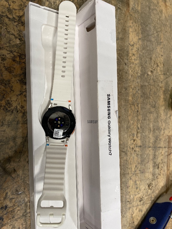 Photo 1 of ***WATCH ONLY***Samsung Galaxy Watch 7 40mm LTE AI Smartwatch w/Energy Score, Wellness Tips, Heart Rate Tracking, Sleep Monitor, Fitness Tracker, 2024, Cream [US Version, 1Yr Manufacturer Warranty]
