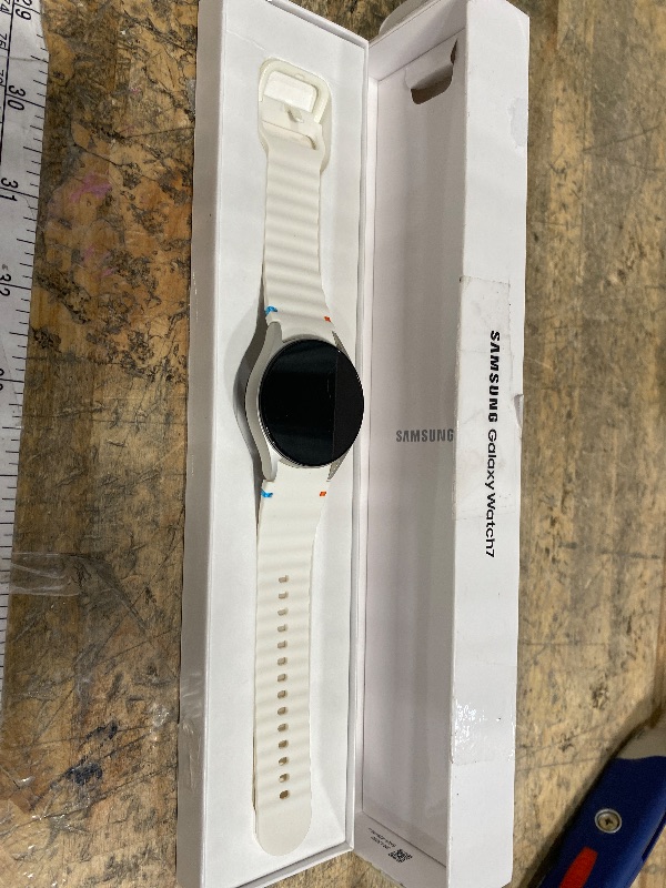 Photo 1 of ***WATCH ONLY***Samsung Galaxy Watch 7 40mm LTE AI Smartwatch w/Energy Score, Wellness Tips, Heart Rate Tracking, Sleep Monitor, Fitness Tracker, 2024, Cream [US Version, 1Yr Manufacturer Warranty]