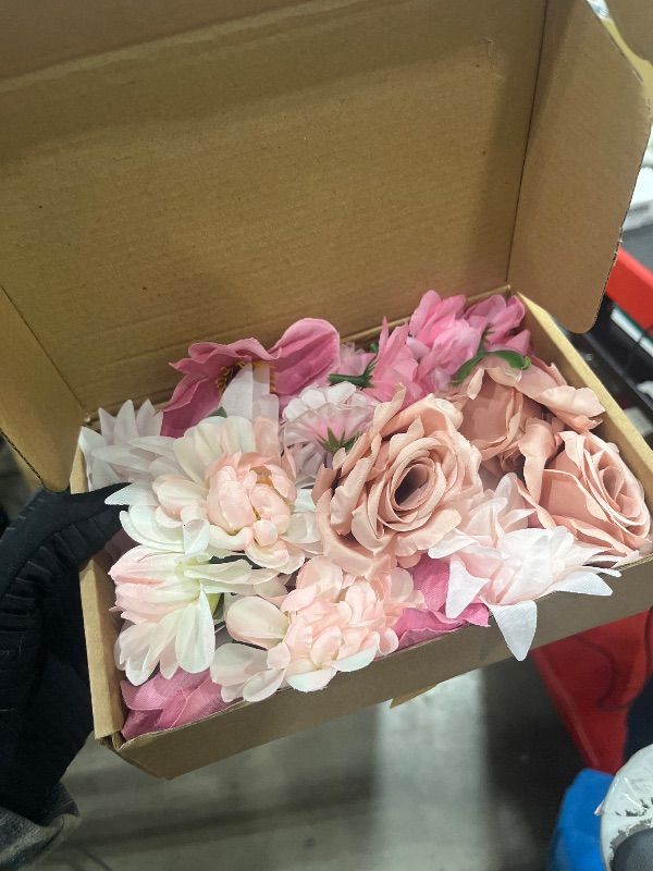 Photo 1 of ***STOCK IMAGE FOR REFERENCE***
20 PCS Dried Preserved Dried Flowers Arrangement Decor