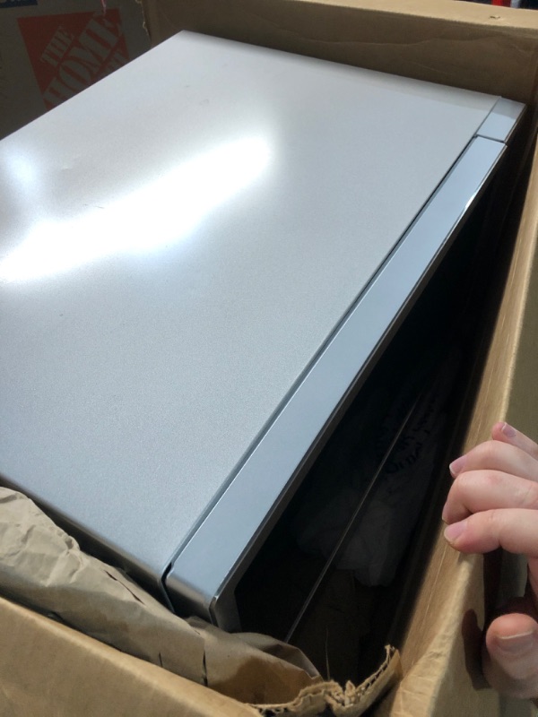 Photo 1 of (PARTS/SCRAP) Panasonic Microwave Oven, Stainless Steel Countertop/Built-In Cyclonic Wave with Inverter Technology and Genius Sensor, 2.2 Cu. Ft, 1250W, NN-SN97JS (Silver)