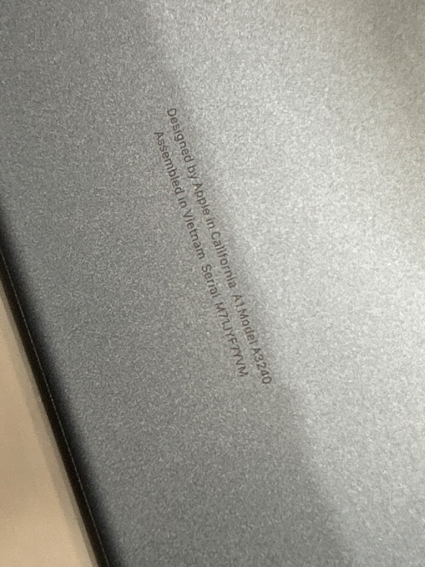 Photo 1 of *** PARTS ONLY - UNFUNCTIONAL - LOCKED *** Apple 2025 MacBook Air 13-inch Laptop with M4 chip: Built for Apple Intelligence, 13.6-inch Liquid Retina Display, 16GB Unified Memory, 256GB SSD Storage, 12MP Center Stage Camera, Touch ID; Midnight (check notes