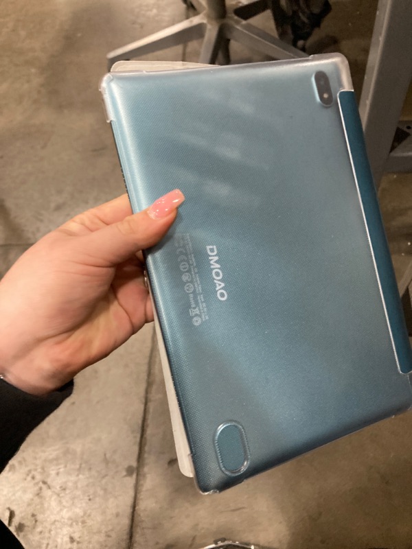 Photo 1 of *FOR PARTS ONLY DAMAGED ** DMOAO model D3 tablet blue