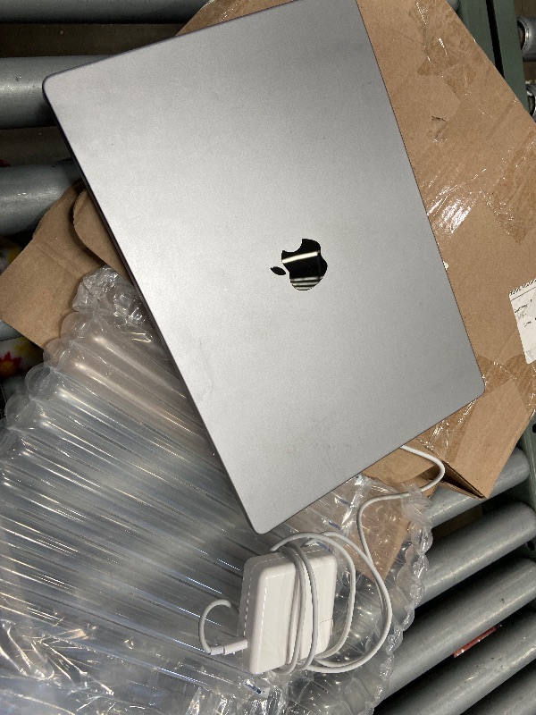 Photo 1 of ***LOCKED TO PAST ICLOUD USER FOR PARTS ONLY ** Apple MacBook Pro Late 2021 with Apple M1 Pro chip (16-inch, 16GB RAM, 512GB SSD) Space Gray (Renewed)