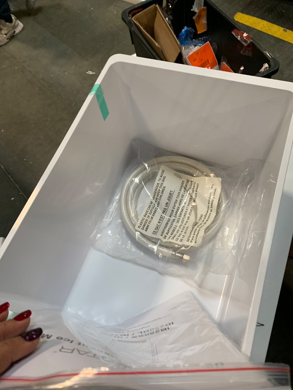 Photo 1 of *USED*
EdgeStar IB250WH 15 Inch Wide 20 Lb. Built-in Ice Maker with 25 Lbs. Daily Ice Production - No Drain Required *See Clerk Notes*