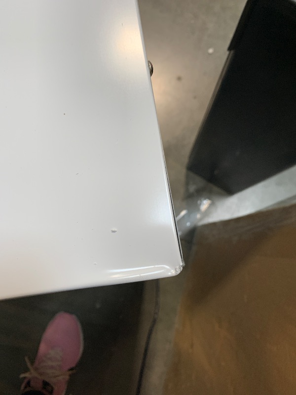 Photo 1 of *USED*
EdgeStar IB250WH 15 Inch Wide 20 Lb. Built-in Ice Maker with 25 Lbs. Daily Ice Production - No Drain Required *See Clerk Notes*