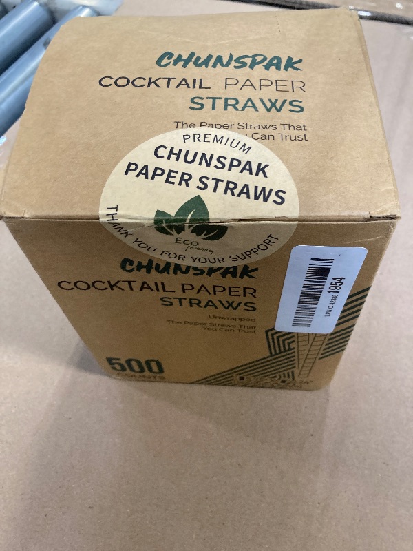 Photo 1 of [500 Counts] Chunspak 5.75 inch Eco-friendly Disposable Short Paper Drinking Straws Bulk for Cocktail, Mixed Drinks - Black White Striped