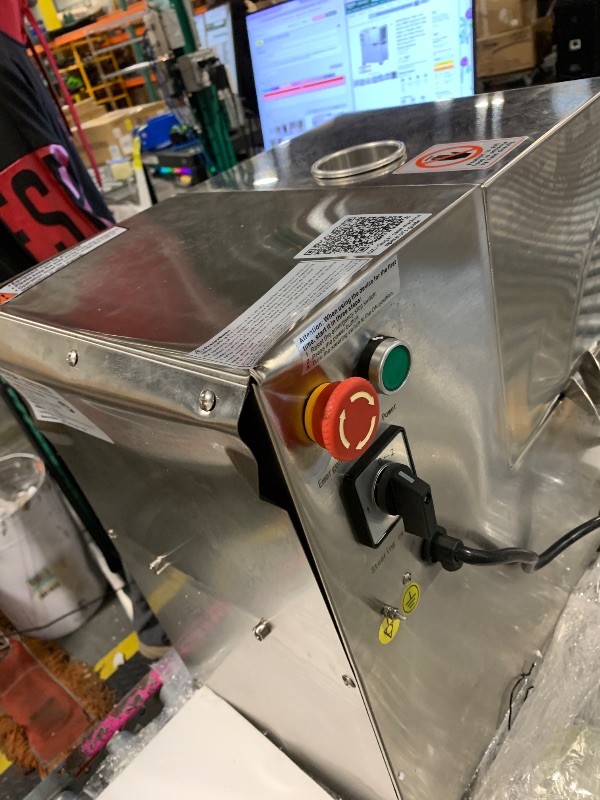 Photo 1 of ***IT DOES NOT TURN ON***VEVOR Electric Sugar Cane Juicer, 800W Sugarcane Juicer Machine with 661LBS/H High Output, 4 Stainless Steel Roller, Auto Roller Pressure Adjustment Sugarcane Juice Press Extractor for Home/Commercial