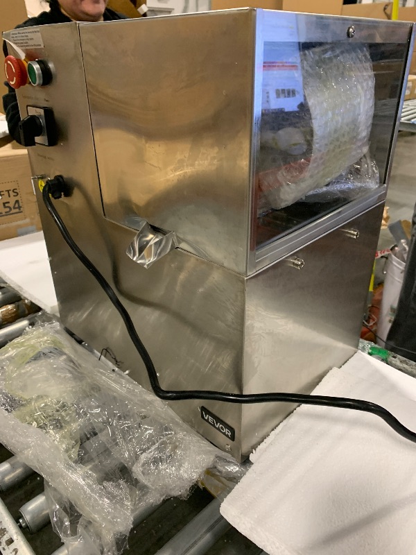 Photo 1 of ***IT DOES NOT TURN ON***VEVOR Electric Sugar Cane Juicer, 800W Sugarcane Juicer Machine with 661LBS/H High Output, 4 Stainless Steel Roller, Auto Roller Pressure Adjustment Sugarcane Juice Press Extractor for Home/Commercial