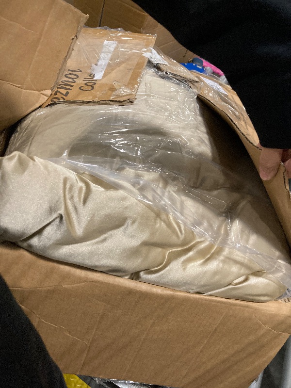 Photo 1 of Chezmoi Collection Royale 7-Piece Jacquard Floral Comforter Set, Oversized Queen, Champagne