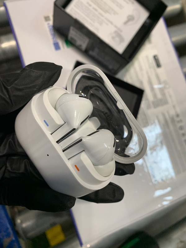 Photo 1 of ** USED/ UNTESTED** Samsung Galaxy Buds 3 Pro AI True Wireless Bluetooth Earbuds, Noise Cancelling, Sound Optimization, Redesigned Comfort Fit, White [US Version, Amazon Exclusive, 2Yr Warranty]