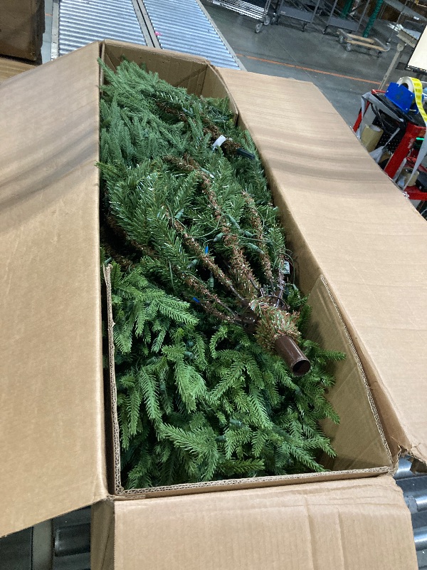 Photo 1 of ** USED ** National Tree Company 7.5 ft Pre-Lit Fraser Grande Artificial Christmas Tree, 1,000 Clear Lights, 3,719 Tips, Includes Stand, Green