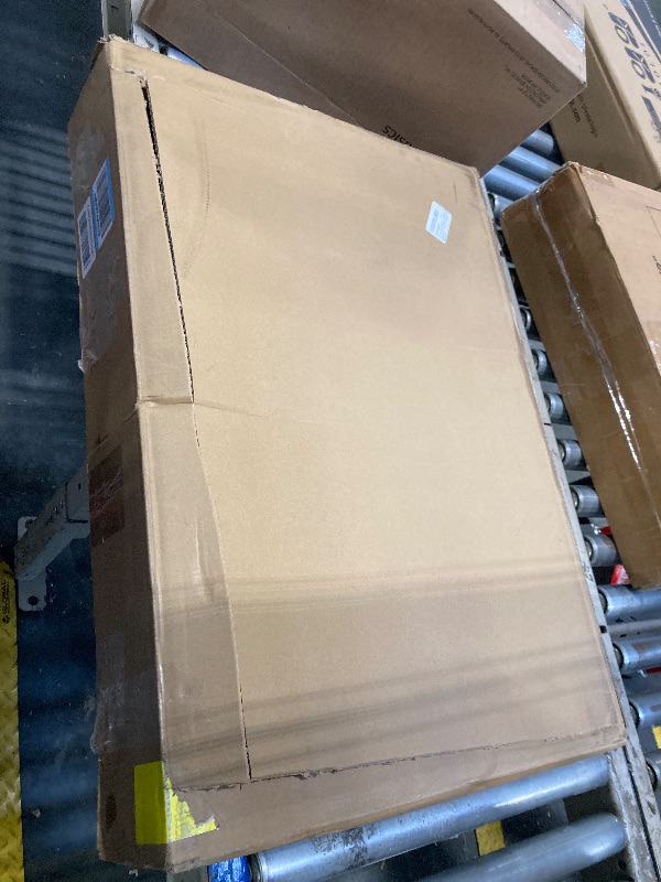 Photo 1 of ** SIMILAR / VERY USED/ UNTESTED  *** TRQ Radiator Assembly Aluminum Core 1 Inch Thick Cross Flow Compatible with 2010-2012 Ford Fusion L4 2.5L V6 3.0L 2007-2012 Lincoln MKZ 2010-2011 Mercury Milan FO3010289 CU13126