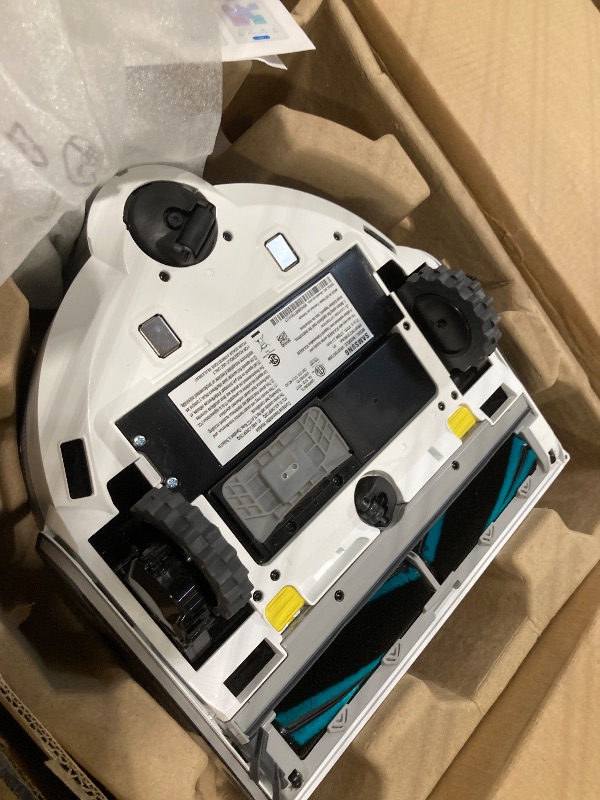 Photo 1 of ** USED** SAMSUNG Jet Bot AI+ Robot Vacuum Cleaner w/ Object Recognition, Intelligent Cleaning, Clean Station, 5-Layer Filter, Touchless Dust Removal for Hardwood Floors, Carpets, VR50T95735W, White
