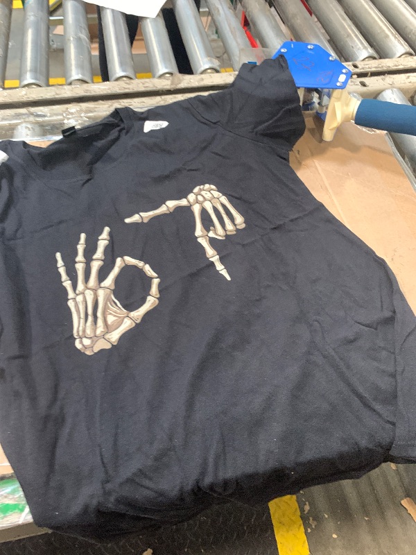 Photo 1 of ***SIZE M***Six Seven 6 7 Meme 67 Skeleton Hand Halloween Costume T-ShirT