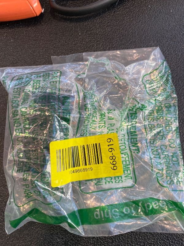 Photo 1 of ***MISSING PIECES*** Gillette Fusion5 Power Razor Blades for Men, 5-Blade Razor Refills, 8 Count, Holiday Gifts for Men