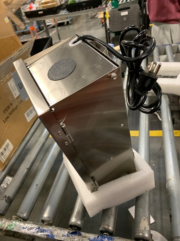 Photo 1 of **UNTESTED**
DEWENWILS 300W Multi-Tap Low Voltage Transformer, 120V AC to 12V/13V/14V/15V AC,Stainlees Steel Shield, Outdoor Transformer for Low Voltage Landscape Lighting, Spotlight, Pathway Light, ETL Listed…