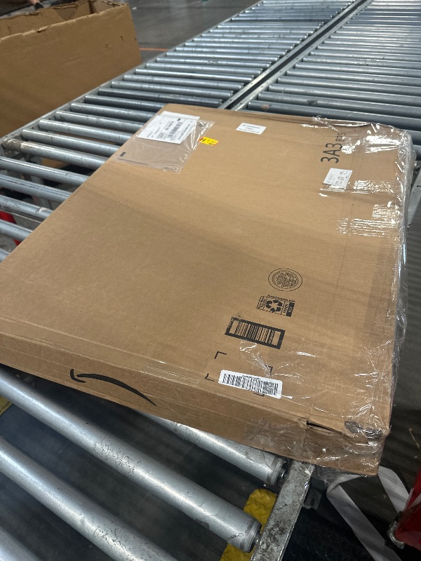 Photo 1 of *USED*
Stylish Photo Frame Wall-mounted Display for Family Photos and Artworks for Modern Scandinavian Decor Bedrooms and Living Rooms 29*23.5 INCH