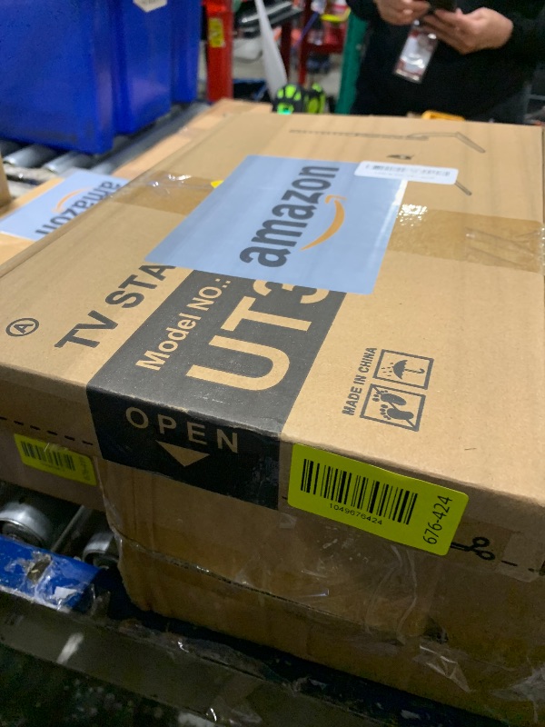 Photo 1 of *UNTESTED*
TAVR Universal Table Top TV Stand Mount for 27 30 32 37 40 43 47 50 55 60 65 Inch LCD LED Flat/Curved Screen TVs, Height Adjustable TV Legs, Strong TV Base Holds up to 88 lbs, Max VESA 800x500mm
