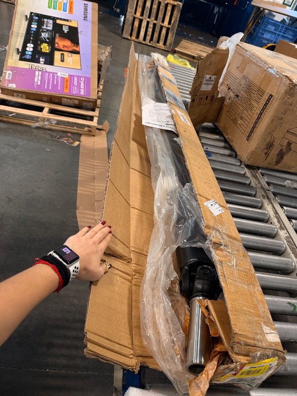 Photo 1 of ****SIMILAR ITEM**** 938-128 Front Drive Shaft Prop Shaft Driveshaft Assembly PropShaft 4WD Compatible with Cherokee 1987-2001 Comanche 1987 1988 1989 1990 1991 1992 Wagoneer 1987-1990 Replace 938128 53005542
