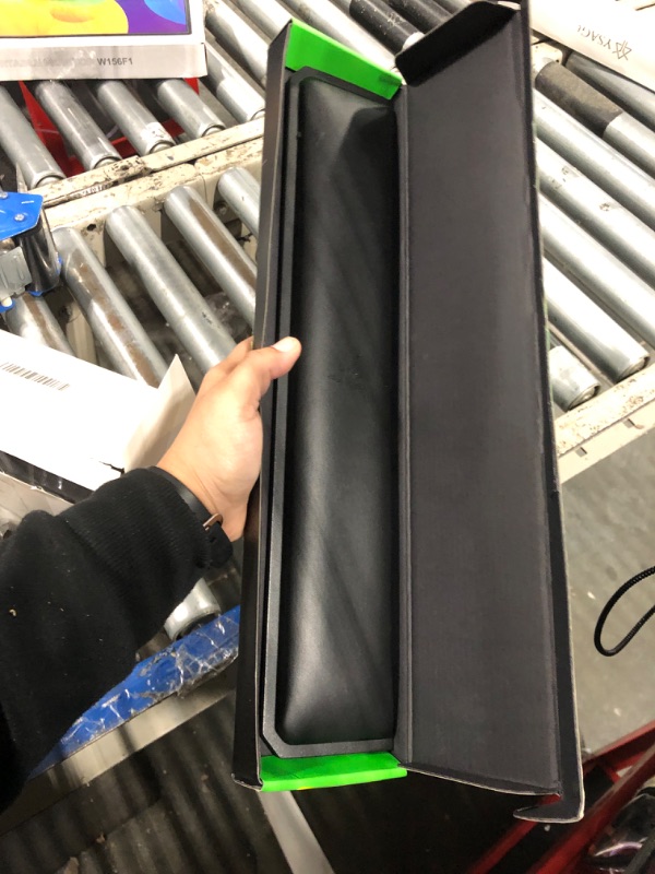 Photo 1 of *MINOR DAMAGE - USED*
Razer Ergonomic Wrist Rest for Full-Sized Keyboards - FRML Packaging