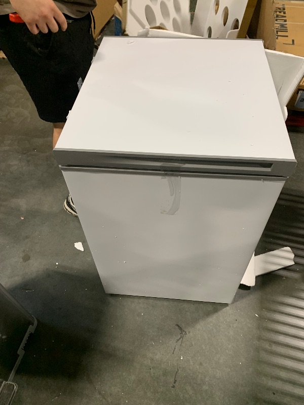 Photo 4 of Midea MERC05C4BAWW Chest Freezer, 5.1 Cubic Feet Freezer With Removable Basket, Interior LED Light, Adjustable Temperature, For Kitchen Apartment Office, White