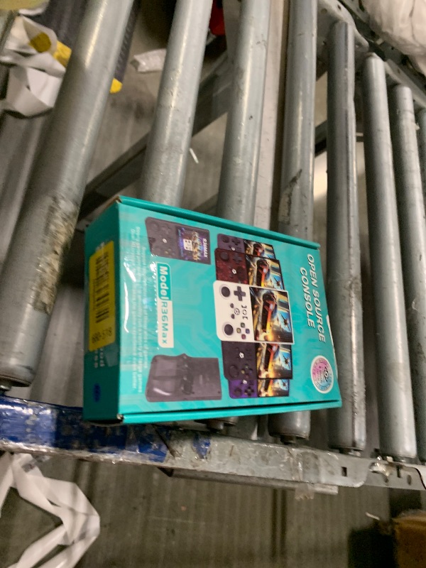 Photo 1 of ?R36MAX 4000mAh Portable Rechargeable Handheld Retro Game Console,Comfort Non-Slip Handheld Standing Retro Game Console with 64G TF Car,4.0-inch Screen,for Office,Blue