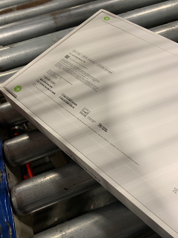 Photo 1 of *****FACTORY SEALED***** Apple 2025 MacBook Air 13-inch Laptop with M4 chip: Built for Apple Intelligence, 13.6-inch Liquid Retina Display, 16GB Unified Memory, 512GB SSD Storage, 12MP Center Stage Camera, Touch ID; Midnight