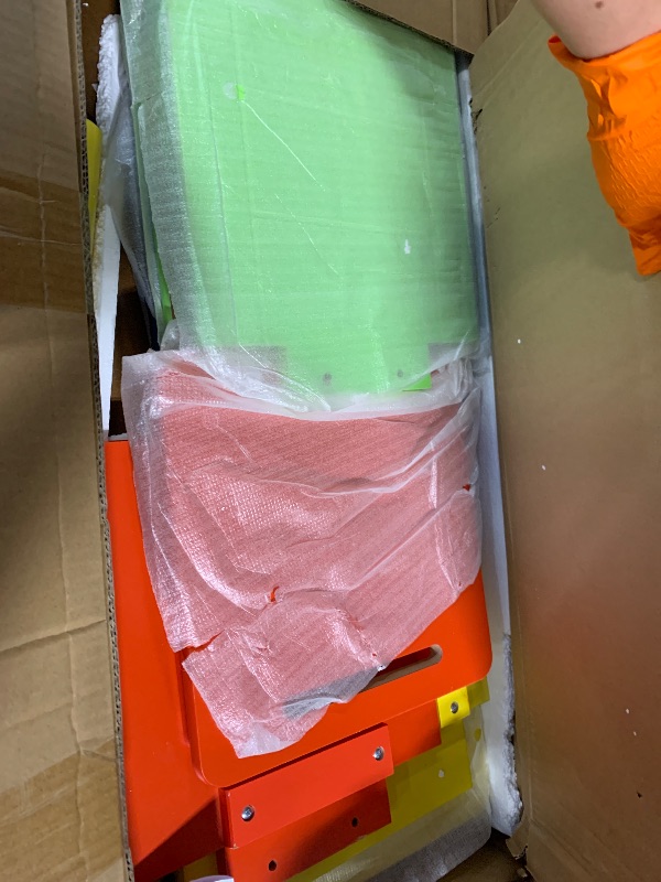 Photo 1 of ****UNKNOWN IF MISSING PARTS***** Delta Children Kids Table and Chair Set (4 Chairs Included), Natural/Primary