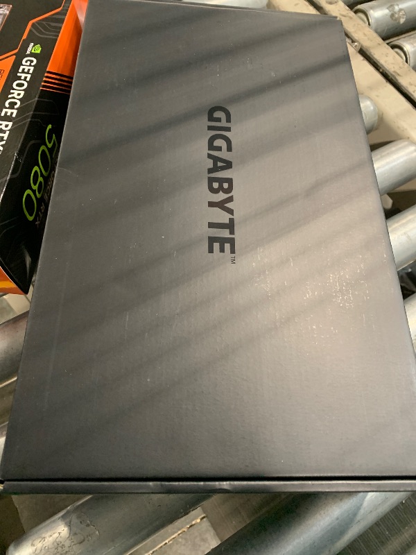 Photo 1 of **USED*** SERIAL#253301024182***Gigabyte GeForce RTX 5080 WINDFORCE OC SFF 16G Graphics Card - 16GB GDDR7, 256bit, PCI-E 5.0, 2670MHz Core Clock, 3 x DP 2.1a, 1 x HDMI 2.1b, GV-N5080WF3OC-16GD
