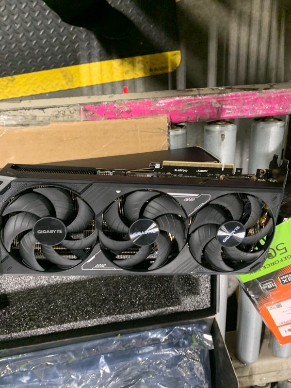 Photo 1 of **USED*** SERIAL#253301024182***Gigabyte GeForce RTX 5080 WINDFORCE OC SFF 16G Graphics Card - 16GB GDDR7, 256bit, PCI-E 5.0, 2670MHz Core Clock, 3 x DP 2.1a, 1 x HDMI 2.1b, GV-N5080WF3OC-16GD