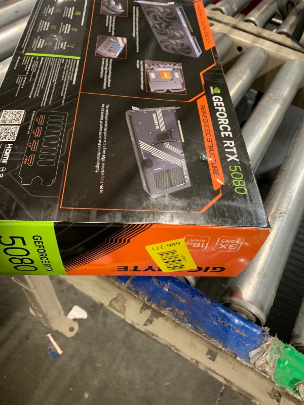 Photo 1 of **USED*** SERIAL#253301024182***Gigabyte GeForce RTX 5080 WINDFORCE OC SFF 16G Graphics Card - 16GB GDDR7, 256bit, PCI-E 5.0, 2670MHz Core Clock, 3 x DP 2.1a, 1 x HDMI 2.1b, GV-N5080WF3OC-16GD
