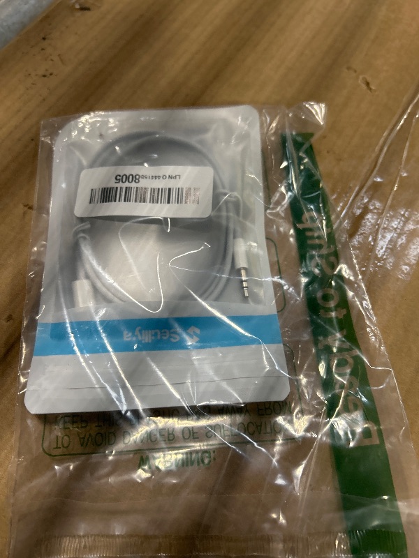 Photo 1 of (Apple MFi Certified) iPhone AUX Cord,Lightning to 1/8 Inch Audio Cable,3.3ft, Headphone Jack Adapter Male Aux Stereo Audio Cable Compatible for iPhone 14/13/12/11/XR/X/8/7 (White)