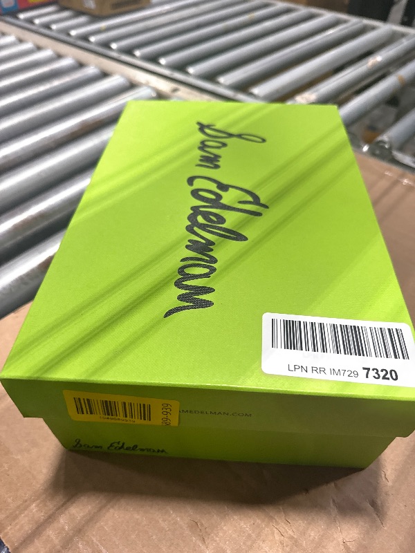 Photo 1 of **Minor Damage - Used**
Sam Edelman Women's Kallen Sneaker, Soft Silver, 8.5