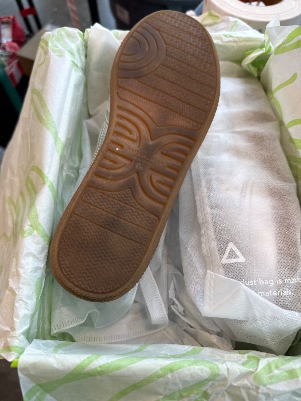 Photo 1 of **Minor Damage - Used**
Sam Edelman Women's Kallen Sneaker, Soft Silver, 8.5