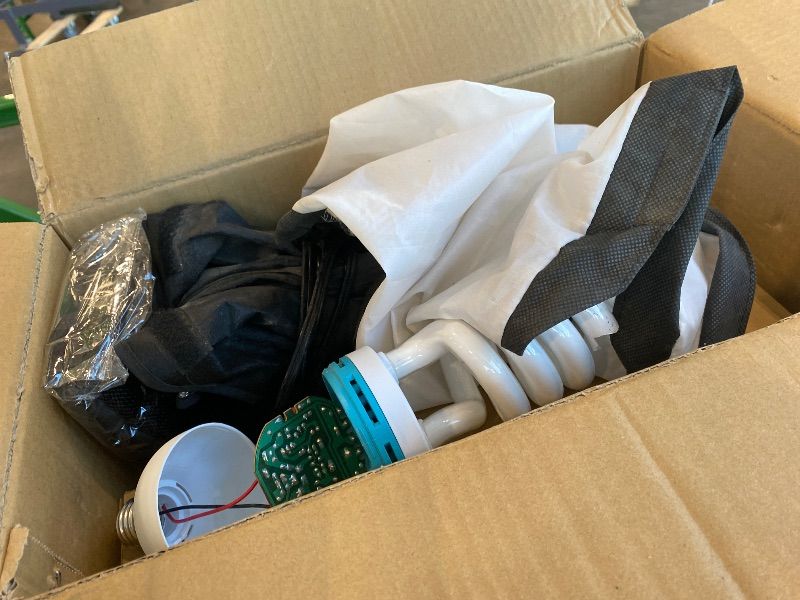 Photo 1 of **UNTESTED**
Skytex Softbox Lighting Kit(1-2Pack),16x16in Soft Box|Upgrade 135W 2700-6400K 100V-240V E27 LEDBulb Continuous Photography Lighting,Photo Studio Light Equipment for Camera Shooting Video Recording