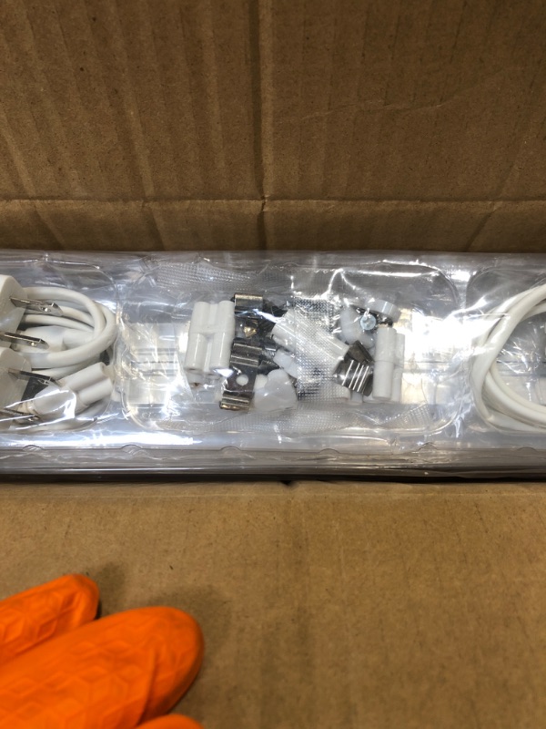 Photo 1 of ** FACTORY SEALED ** Barrina (6 Pack LED T5 Integrated Single Fixture, 4FT, 2200lm, 6500K Super Bright White, 20W Utility LED Shop Light, Ceiling and Under Cabinet Light, Corded Electric with ON/Off Switch, ETL Listed