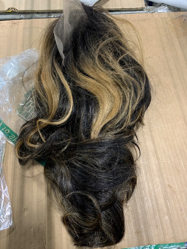 Photo 1 of *** SIMILAR *** 13x6 Highlight Body Wave Lace Front Wigs Human Hair 200% Density FB/30 Ombre Frontal Wigs Human Hair Pre Plucked Short Wigs for Black Women Glueless Balayage HD Lace Wig Loose Wavy 14 inch
