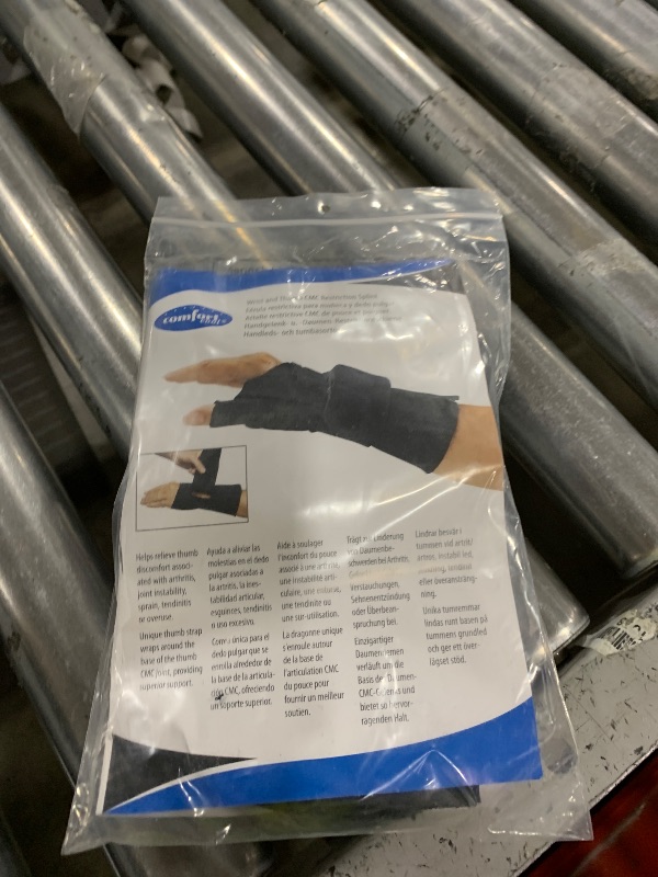 Photo 1 of Comfort Cool Wrist Thumb CMC Restriction Brace. Right Large.