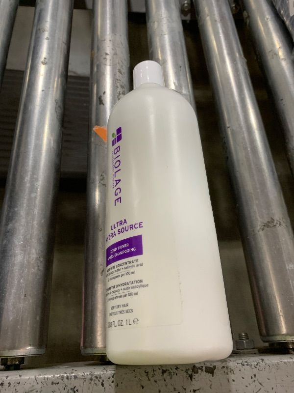 Photo 1 of Biolage Hydra Source Shampoo - Softens & Adds Shine, For Dry Hair, Infused with Fermented Aloe & Micro-Filtered Hyaluronic Acid, Vegan & Paraben-Free