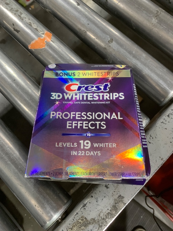 Photo 1 of Crest 3D Whitestrips Professional Effects – Teeth Whitening Kit, 22 Treatments (20 + 2 Bonus), Each with 1 Upper/1Lower, 44 Strips – Crest 3DWhite Teeth Whitening Strips