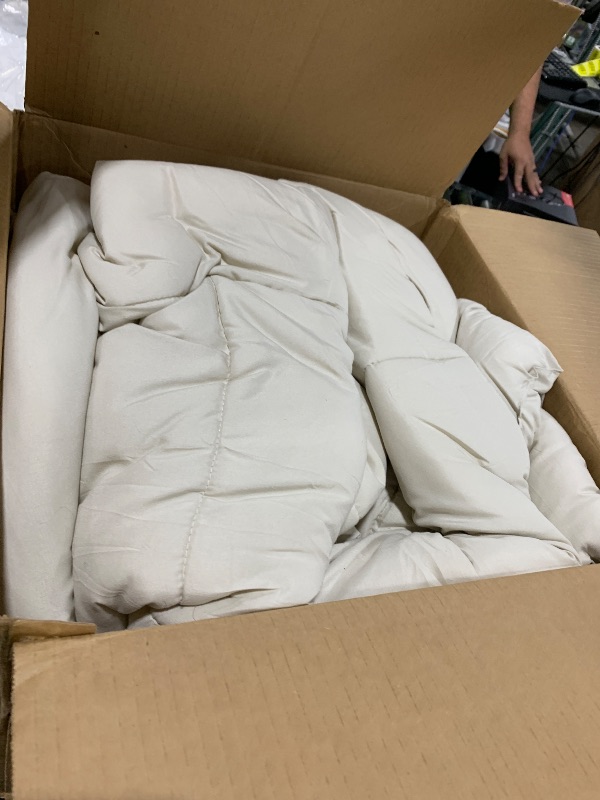 Photo 1 of Bedsure Comforter Duvet Insert - Quilted Comforters Oversized King Size, All Season Duvet, GentleSoft Down Alternative Bedding, with 8 Tabs, Gifts for Women/Men, Linen, Oversized King 116 x 98 Inches