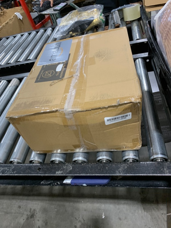 Photo 1 of Goodluck 600 Pieces Gold Disposable Plates for 100 Guests, Plastic Plates for Party, Dinnerware Set of 100 Dinner and 100 Dessert Plates, 100 Spoons, 100 Forks, 100 Knives, 100 Cups