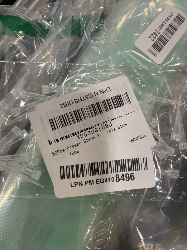 Photo 1 of Milisten 50pcs Pointed Floral Water Tubes Clear Plastic Flowers Vials Floral Stem Water Water Holder Aqua Picks Craft Florist Supplies for Arrangements S