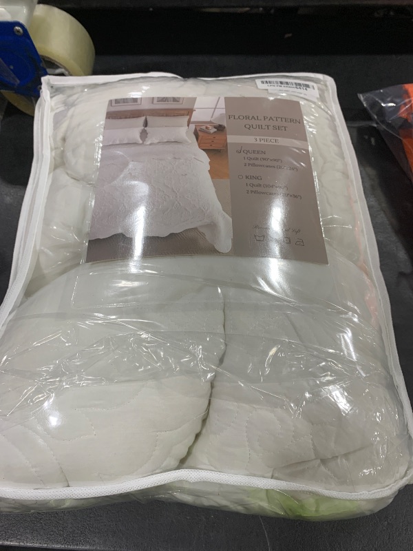 Photo 1 of meadow park Embroidered Quilt Set Queen Size - 3 Pieces, Washed Cotton Blend Lightweight Bedspreads with Scallop Edges, Reversible Coverlets Bed Cover All Season Quilts-Ivory